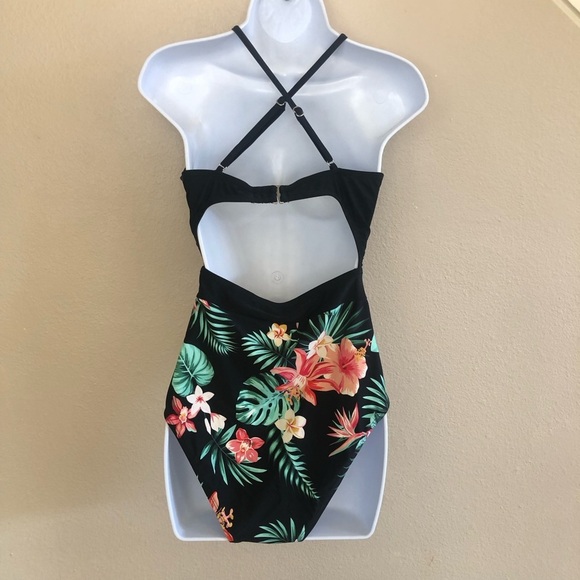 CUPSHE Plunge Neckline Cutout Criss Cross High waist One Piece Swimsuit Size XL - Picture 5 of 11
